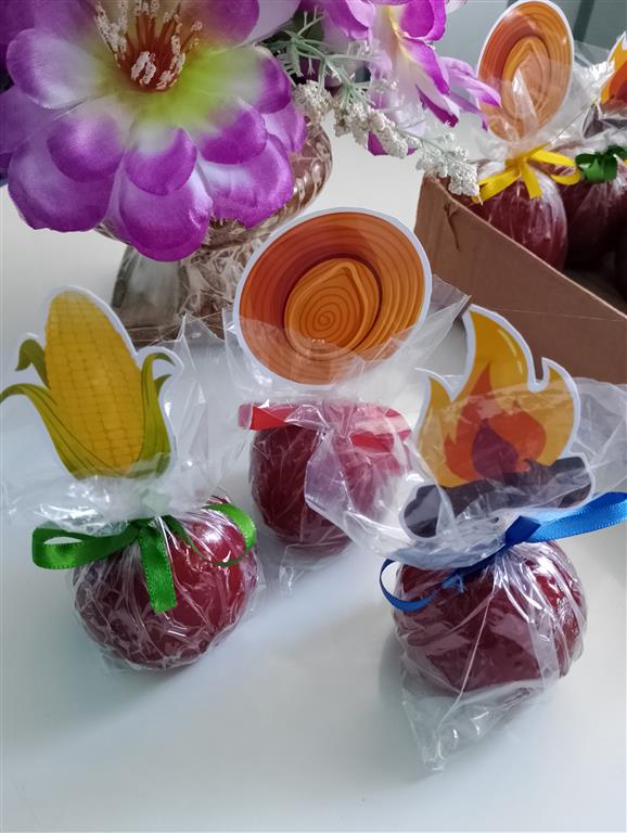 Foto extra 3 do produto Caixa Maçã do Amor Personalizada