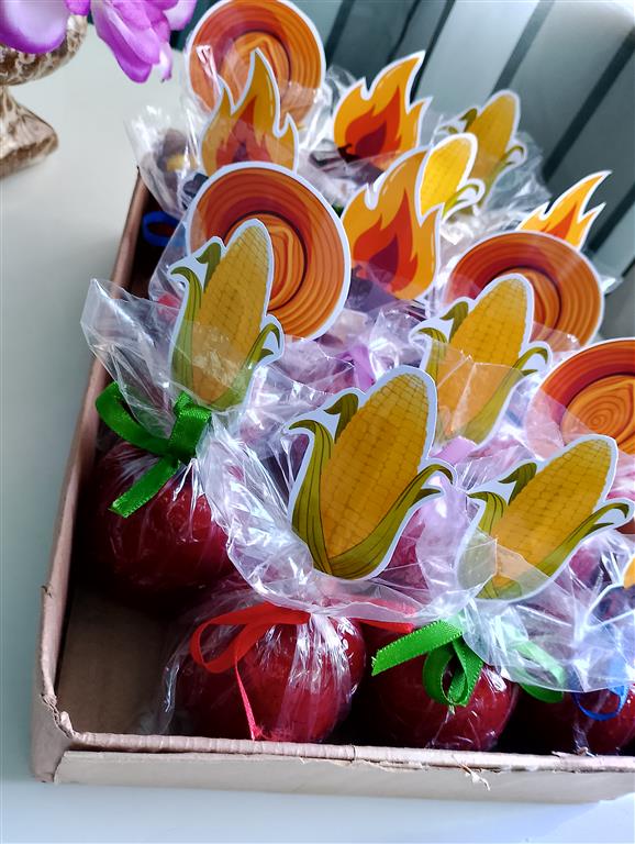 Foto extra 4 do produto Caixa Maçã do Amor Personalizada